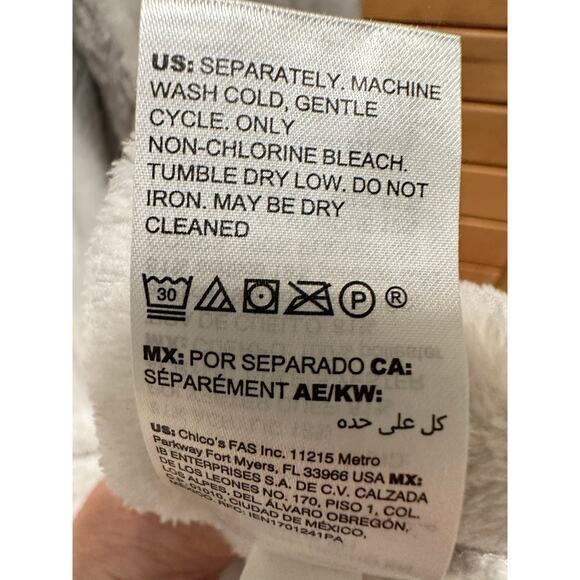 SOMA Robe Sz L/XL Long Plush Cozy pockets Faux Fur On Cuffs & Neck Large or XL - Picture 8 of 10